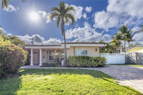 House in Deerfield Beach, Florida 4 bedrooms, 175.31 sq.m. № 1889562 - photo 1