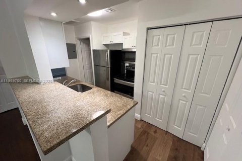 Condo à Hialeah, Floride, 2 chambres  № 2019825
