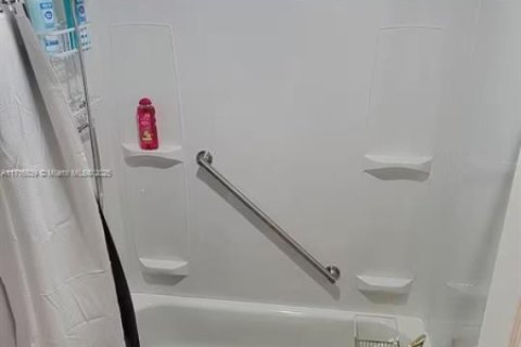 Condominio en venta en Tampa, Florida, 1 dormitorio № 2077309 - foto 23