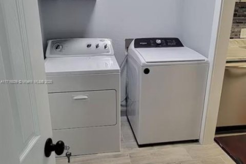 Condominio en venta en Tampa, Florida, 1 dormitorio № 2077309 - foto 27