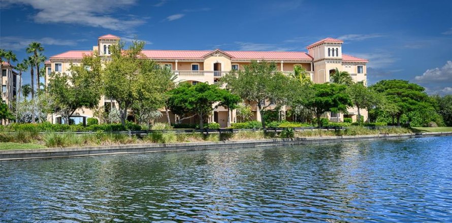Condo à Punta Gorda, Floride, 3 chambres № 2324386