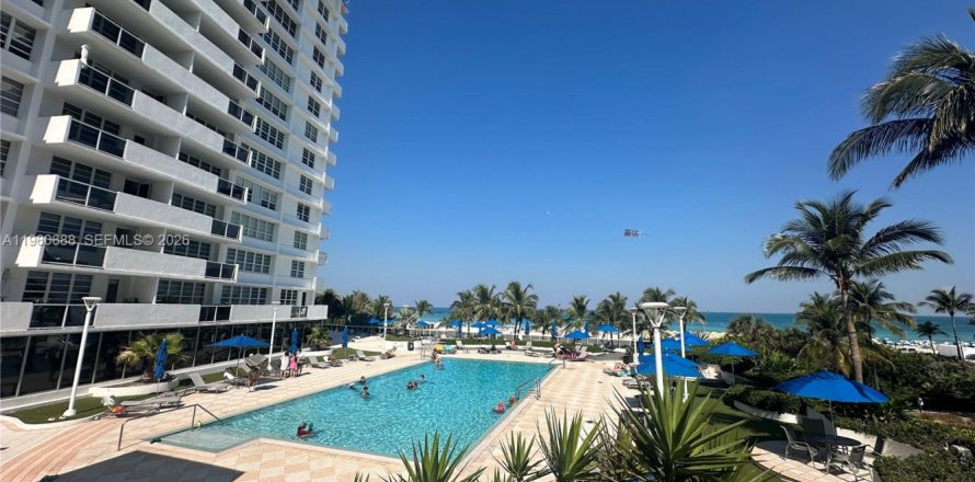 Студия в кондо в Майами-Бич, Флорида № 2026849