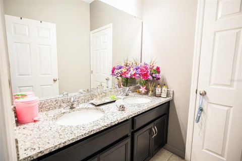 House in Kissimmee, Florida 4 bedrooms, 166.57 sq.m. № 1840640 - photo 25