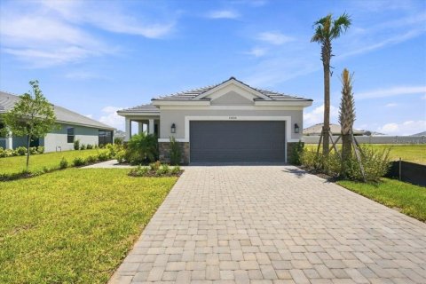 House in Palmetto, Florida 2 bedrooms, 170.75 sq.m. № 2350412 - photo 2