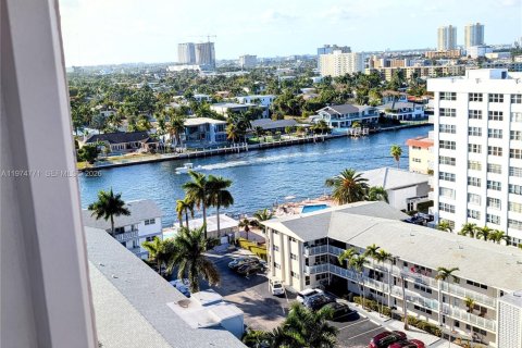 Copropriété à vendre à Hallandale Beach, Floride: 2 chambres, 106.37 m2 № 2036096 - photo 22