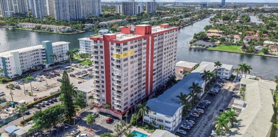 Condo à Hallandale Beach, Floride, 2 chambres № 2036096