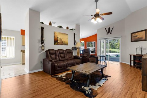 House in Valrico, Florida 3 bedrooms, 155.89 sq.m. № 1805774 - photo 12