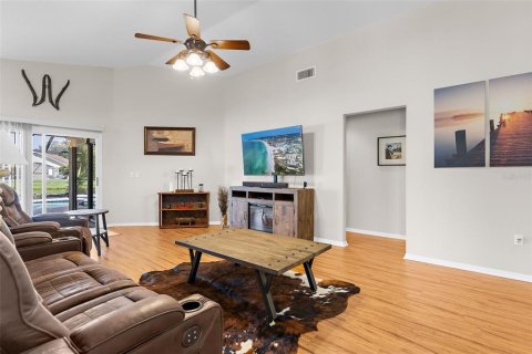 House in Valrico, Florida 3 bedrooms, 155.89 sq.m. № 1805774 - photo 13