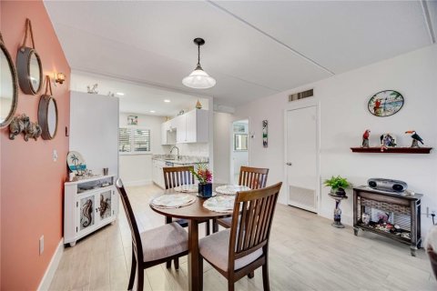 Condo in Venice, Florida, 2 bedrooms  № 1532216 - photo 29
