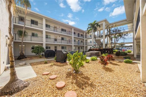 Condo in Venice, Florida, 2 bedrooms  № 1532216 - photo 1