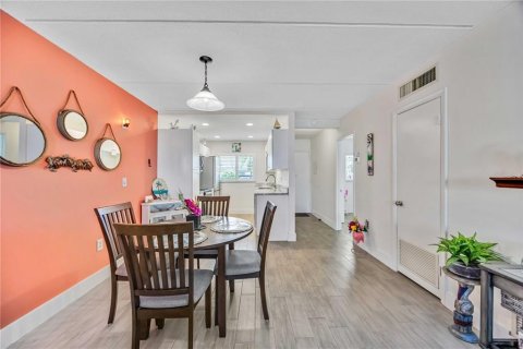 Condo in Venice, Florida, 2 bedrooms  № 1532216 - photo 6