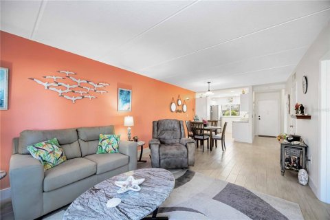 Condo in Venice, Florida, 2 bedrooms  № 1532216 - photo 4
