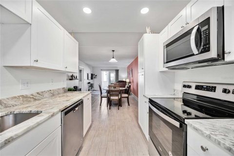 Condo in Venice, Florida, 2 bedrooms  № 1532216 - photo 10