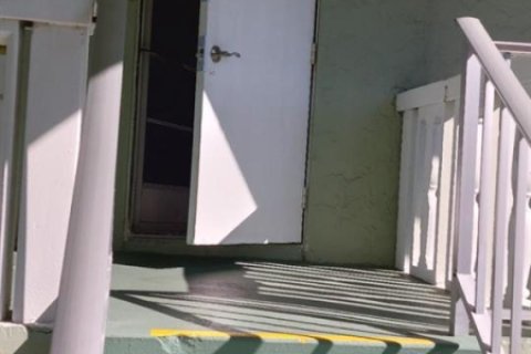 Кондоминиум с 4 комнатами в Палм Спрингс, Флорида № 2084136