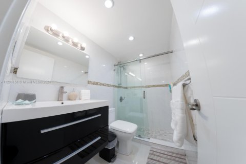 Condominio en alquiler en Miami Beach, Florida, 2 dormitorios, 86.4 m2 № 1959063 - foto 7