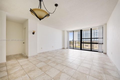 Copropriété à vendre à Miami, Floride: 1 chambre, 71.35 m2 № 2170994 - photo 9