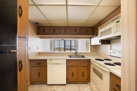 Copropriété à vendre à Miami, Floride: 1 chambre, 71.35 m2 № 2170994 - photo 12
