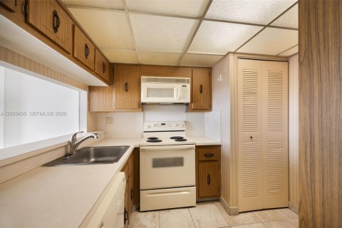 Copropriété à vendre à Miami, Floride: 1 chambre, 71.35 m2 № 2170994 - photo 13
