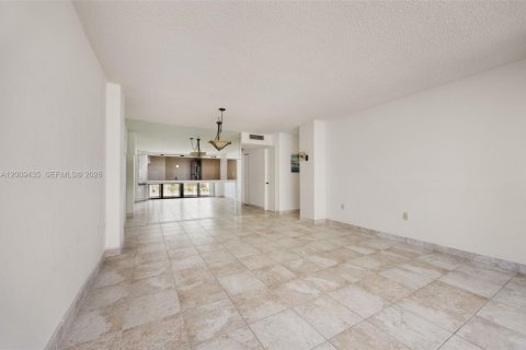 Copropriété à vendre à Miami, Floride: 1 chambre, 71.35 m2 № 2170994 - photo 6