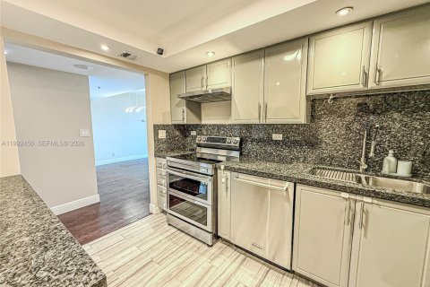 Copropriété à louer à Aventura, Floride: 2 chambres, 109.25 m2 № 2056754 - photo 4