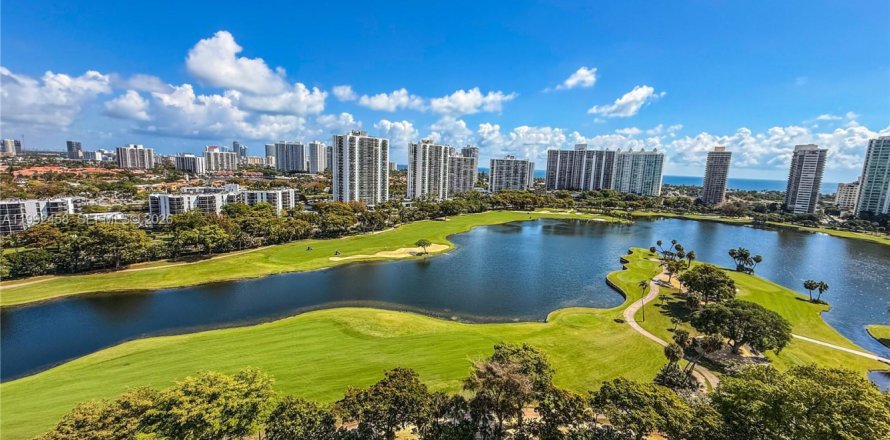 Condo à Aventura, Floride, 2 chambres № 2056754