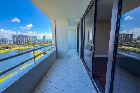 Copropriété à louer à Aventura, Floride: 2 chambres, 109.25 m2 № 2056754 - photo 9