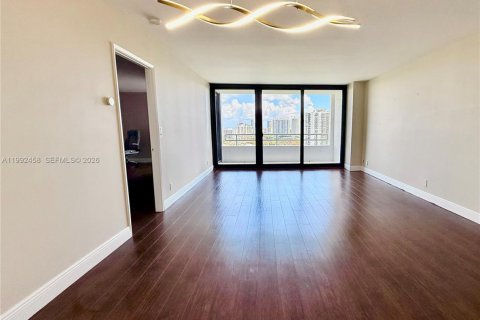 Copropriété à louer à Aventura, Floride: 2 chambres, 109.25 m2 № 2056754 - photo 3