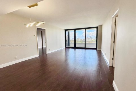 Copropriété à louer à Aventura, Floride: 2 chambres, 109.25 m2 № 2056754 - photo 2