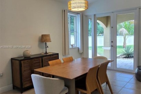 Villa ou maison à vendre à Cooper City, Floride: 4 chambres, 200.11 m2 № 2072466 - photo 4