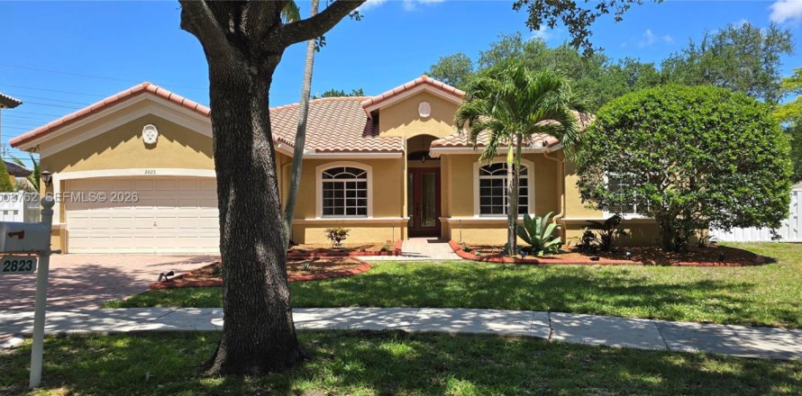 Villa ou maison à Cooper City, Floride 4 chambres, 200.11 m2 № 2072466