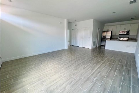 Casa en alquiler en Kissimmee, Florida, 2 dormitorios, 98.01 m2 № 1900845 - foto 3