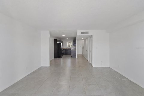 Touwnhouse à louer à Saint Petersburg, Floride: 2 chambres, 100.71 m2 № 2383943 - photo 12