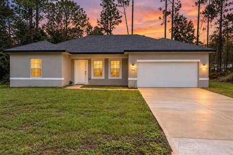 Villa ou maison à Citrus Springs, Floride 4 chambres, 146.79 m2 № 2424408