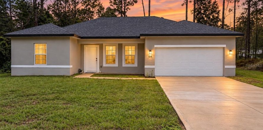 Villa ou maison à Citrus Springs, Floride 4 chambres, 146.79 m2 № 2424408