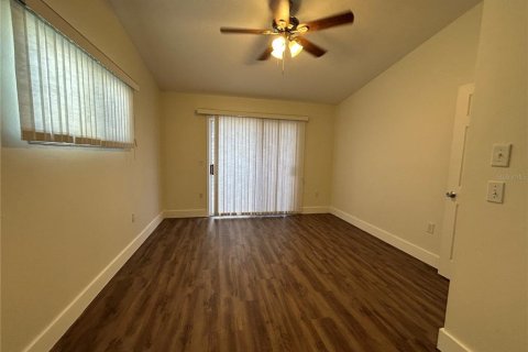 House in Punta Gorda, Florida 2 bedrooms, 99.41 sq.m. № 1733404 - photo 8