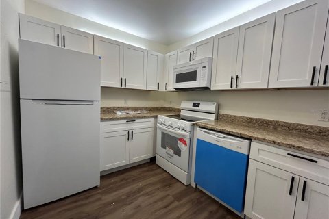 House in Punta Gorda, Florida 2 bedrooms, 99.41 sq.m. № 1733404 - photo 2