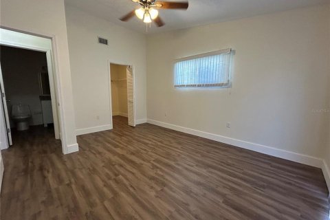 House in Punta Gorda, Florida 2 bedrooms, 99.41 sq.m. № 1733404 - photo 9