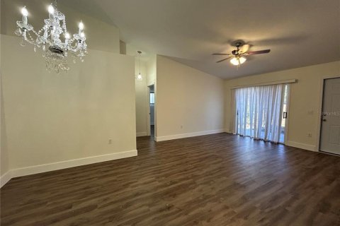 House in Punta Gorda, Florida 2 bedrooms, 99.41 sq.m. № 1733404 - photo 6