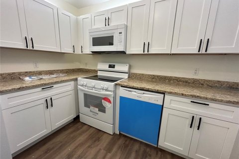 House in Punta Gorda, Florida 2 bedrooms, 99.41 sq.m. № 1733404 - photo 3