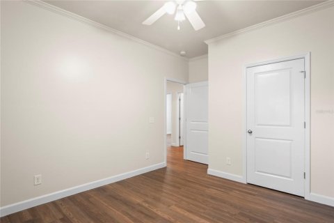House in Saint Petersburg, Florida 4 bedrooms, 176.51 sq.m. № 1917670 - photo 19