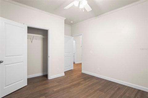 House in Saint Petersburg, Florida 4 bedrooms, 176.51 sq.m. № 1917670 - photo 22