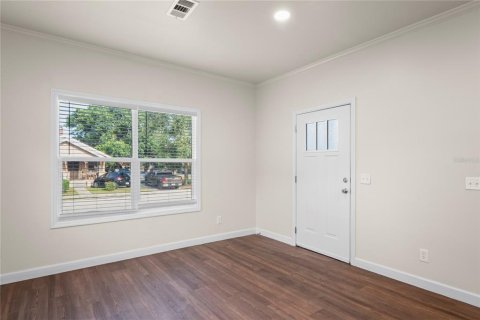 House in Saint Petersburg, Florida 4 bedrooms, 176.51 sq.m. № 1917670 - photo 9