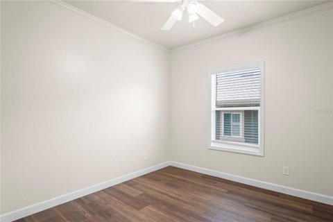 House in Saint Petersburg, Florida 4 bedrooms, 176.51 sq.m. № 1917670 - photo 15