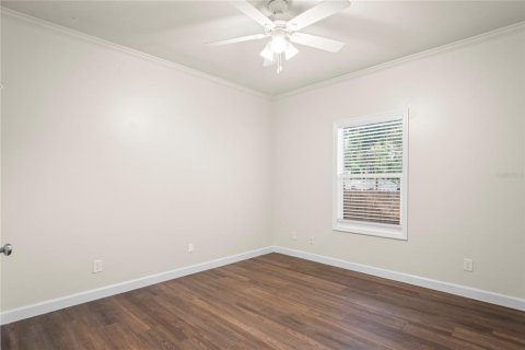 House in Saint Petersburg, Florida 4 bedrooms, 176.51 sq.m. № 1917670 - photo 18