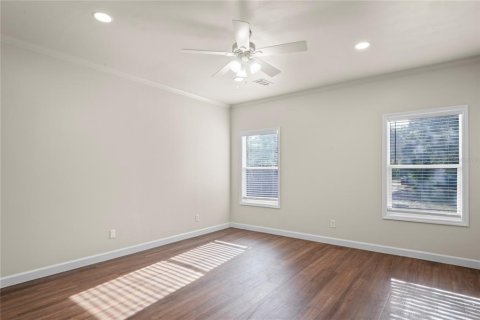 House in Saint Petersburg, Florida 4 bedrooms, 176.51 sq.m. № 1917670 - photo 10
