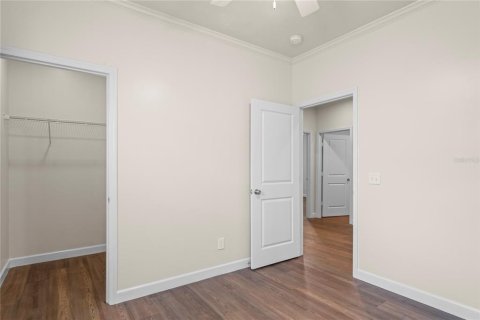 House in Saint Petersburg, Florida 4 bedrooms, 176.51 sq.m. № 1917670 - photo 16