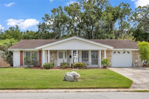 House in New Port Richey, Florida 2 bedrooms, 120.4 sq.m. № 2323210