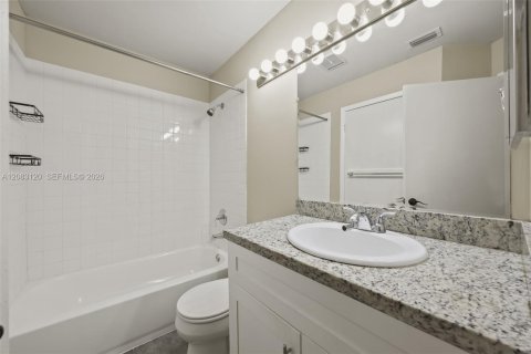 Copropriété à louer à Coral Springs, Floride: 2 chambres, 96.99 m2 № 2346324 - photo 9