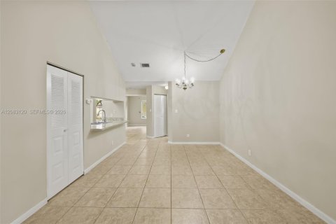 Copropriété à louer à Coral Springs, Floride: 2 chambres, 96.99 m2 № 2346324 - photo 14