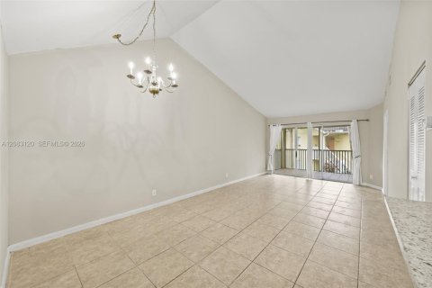 Copropriété à louer à Coral Springs, Floride: 2 chambres, 96.99 m2 № 2346324 - photo 12